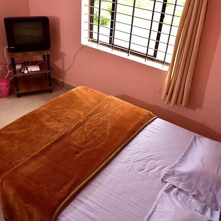 J R Mist Valley Inn Ooty Exterior foto